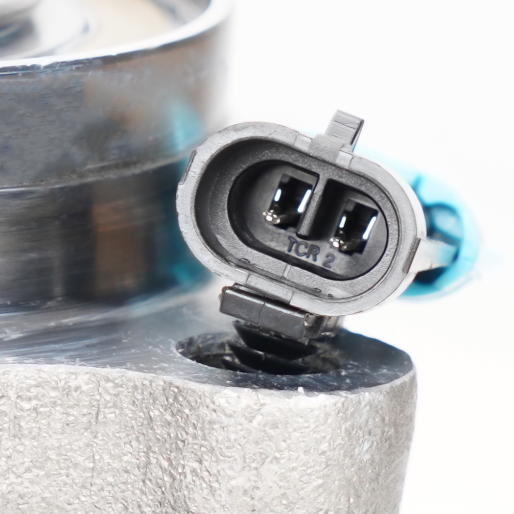 Hanhub 515099 etupyörän napa ja laakerikokoonpano, joka on yhteensopiva Chevy Silverado 3500 Sierra 3500: n kanssa SP580313 BR930783 15910969 8-lug