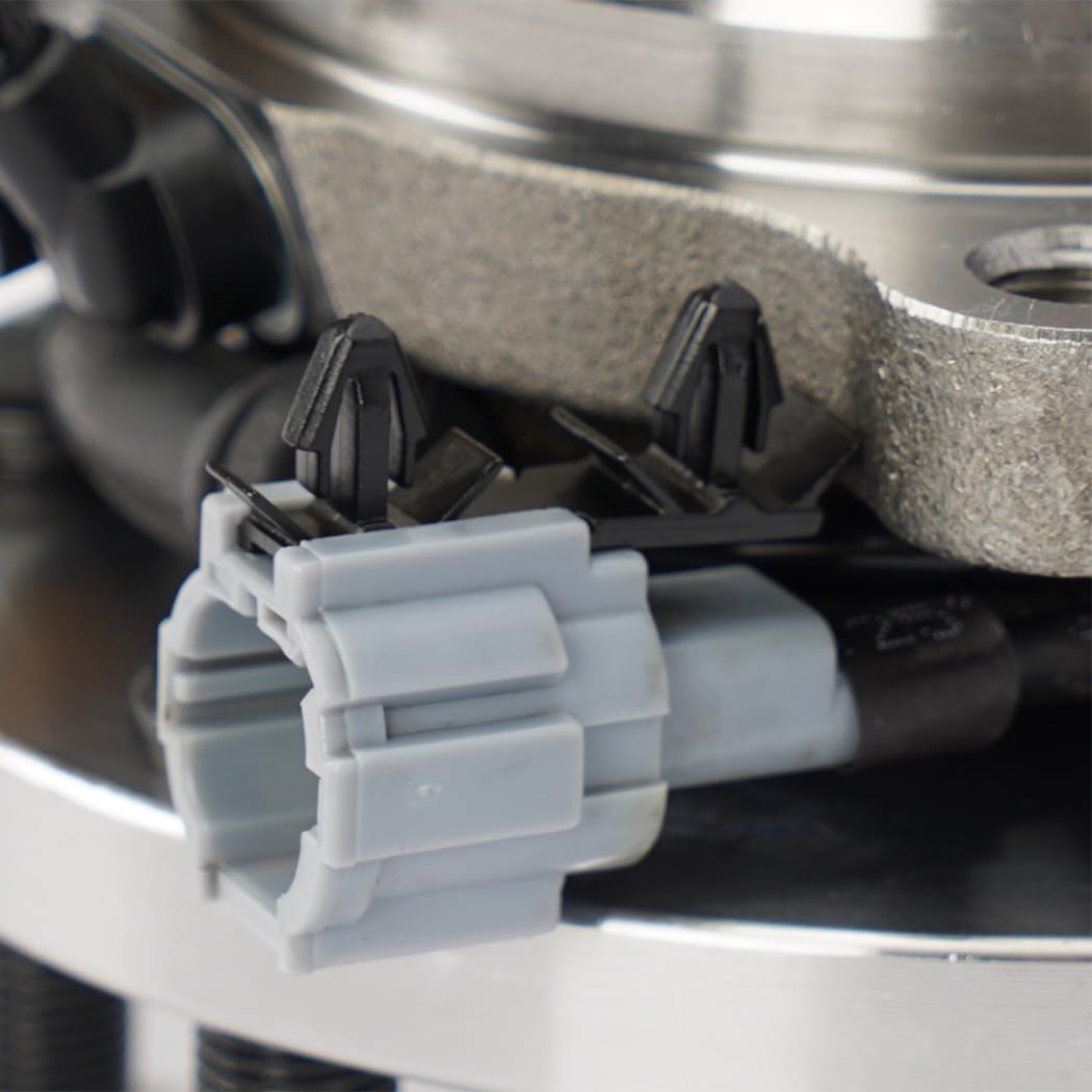 Hanhub 515065 etupyörän napa ja laakerikokoonpano, joka on yhteensopiva Frontier Pathfinder XTERRA -tasaajan kanssa, korvaa SP450701 BR930638 VKBA6999 713613940 9329003 40202-EA300 40202-ZP90A 40202-4X01A 43420-82Z30 40202-5X00